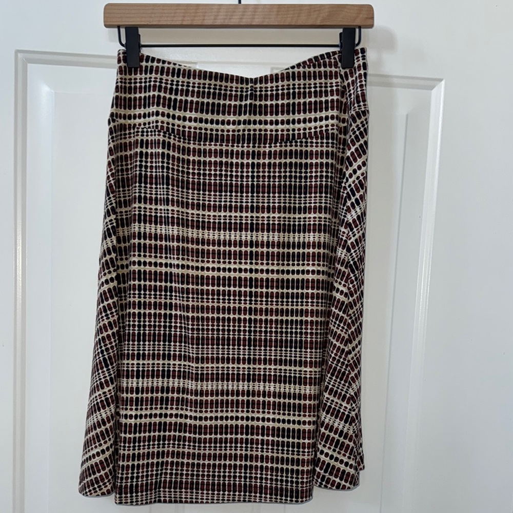 New York & Company Knee-Length A-Line Skirt - Picture 4 of 5